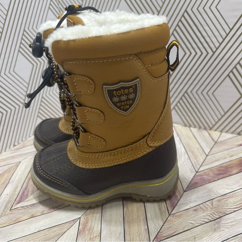Totes David Toddler Boys Insulated Winter Boots NWT size 5M NWOT G10‎